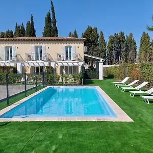 https://le-clos-de-saint-aygulf-83370.fr-provencehotel.com